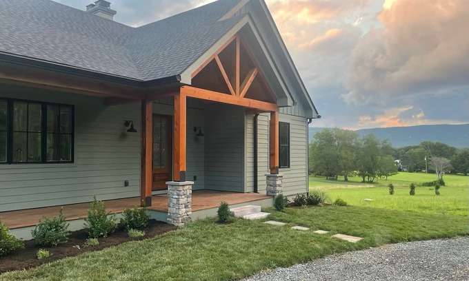 Afton Casa | Brand new 3-bedroom house at the base of the Blue Ridge Mountains