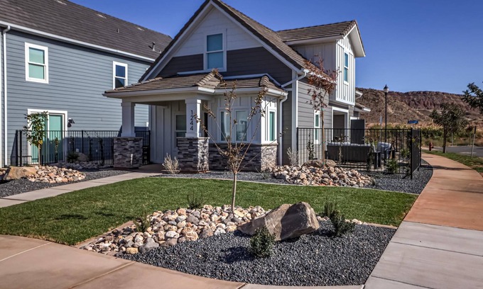 St. George Casa | Brand New | 3 Bedroom | Lazy River and Mini Golf | Cottage | SC