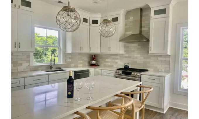 Hague Casa | Brand New 3 story river house with rooftop deck.