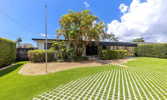 Lauderdale Harbours Casa | BRAND NEW 4 Bedroom Modern Waterfront Haven