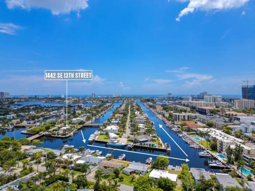 Lauderdale Harbours Casa | BRAND NEW 4 Bedroom Waterfront Villa w Boat Dock