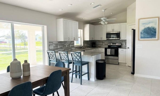 Diplomat Casa | Brand New 4B/2Ba, Clean & Comfy