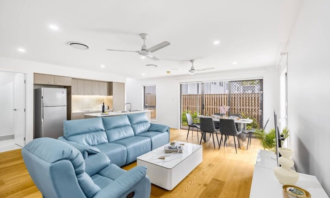 Rochedale Casa | Brand-new 4beds home,Minutes from M1 & Local Shops