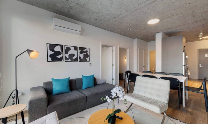 River North Hotel | Brand New 4BR in Heart of Chicago