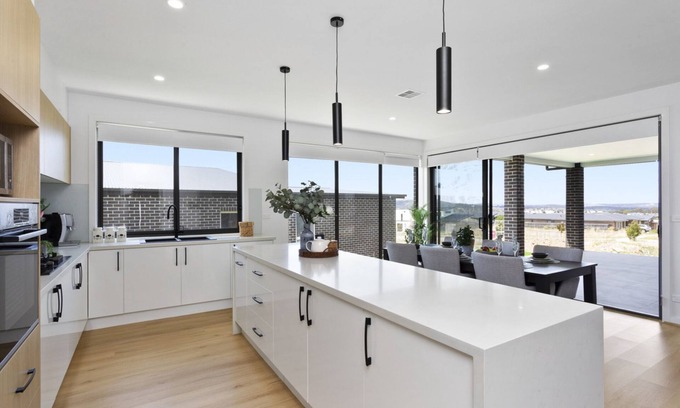 Taylor Casa | Brand New 5-bedroom luxury home with Double Garage