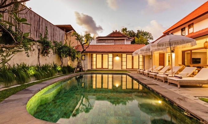 Central Seminyak Villa | Villa Senan 5 Cama de lujo a minutos de Eat St