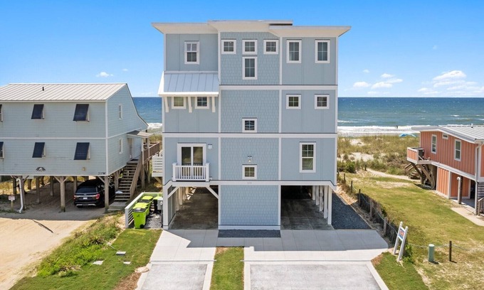 Long Beach Casa | Brand New 8BR 6.5BA House, Oceanfront, Pool, Hot Tub, Elevator, Sleeps 20