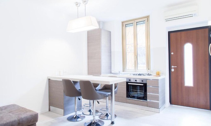 Chinatown Apartamento | Brand, new and fully furnished apt