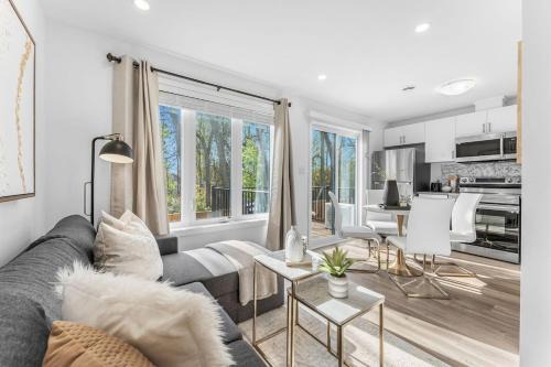 Niagara Falls Apartamento | BRAND NEW and Stylish 2BR Suite With Sofa Bed, Located 7 Mins From Niagara Falls and can Sleep 6 Guests