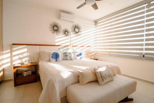 Zona Dorada Apartamento | Brand new apt - pool in terrace - beach 1 minute!