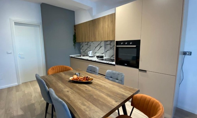 Durres Apartamento | Brand New Apts located at the city’s main square-100 mbs wifi