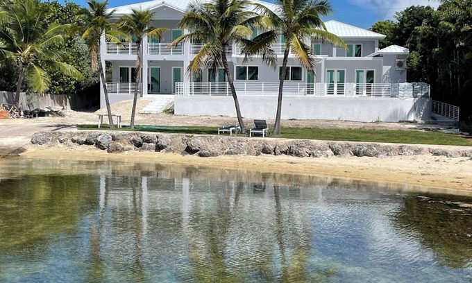 Islamorada Casa | BRAND NEW Bayfront Home - Pool/Sandy Beach - private and elegant - Islamorada