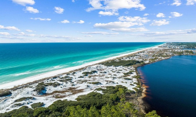 Sugarwood Beach Casa | Brand New Beach Home! With LSV, Bikes, Pool, & Spa!