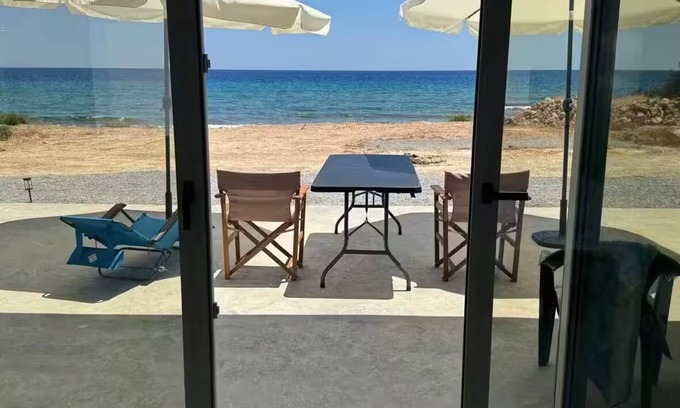 Makry Gialos Casa | Brand new beachfront house in Koutsouras — 30 steps to crystal-clear water!