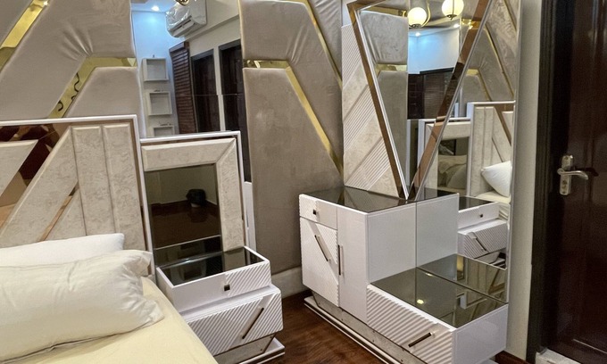 D.H.A. Casa | Brand new building with 8 bedrooms, 6 bathroom, 3 kitchen with luxury appliances