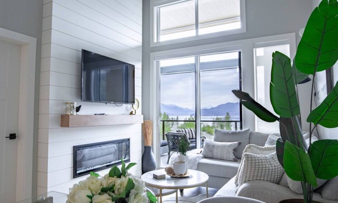 Harrison Hot Springs Condominio | Brand New Penthouse with Lake & Mtn Views