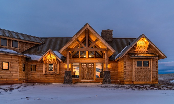 Belt Cabina | Brand New Cabin with Hot Tub on 800-acre Guest Ranch