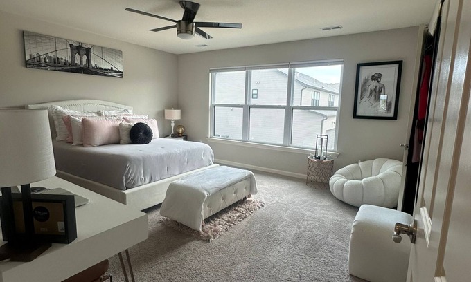 St. Charles Casa | Brand New Charming and Cozy 3-bedroom townhome in historic Saint Charles