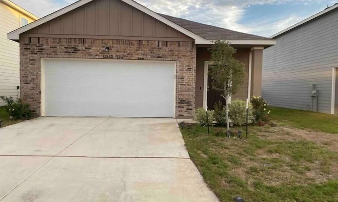 Medina Valley Casa | Brand new, charming home