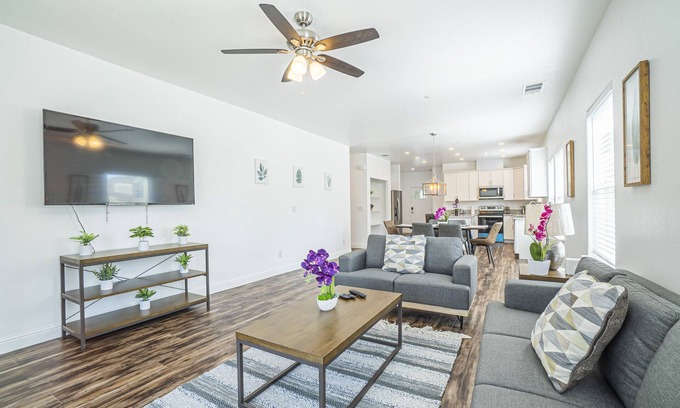 South Natomas Casa | BRAND NEW CONSTRUCTION NEAR DOWNTOWN & SMF AIRPORT