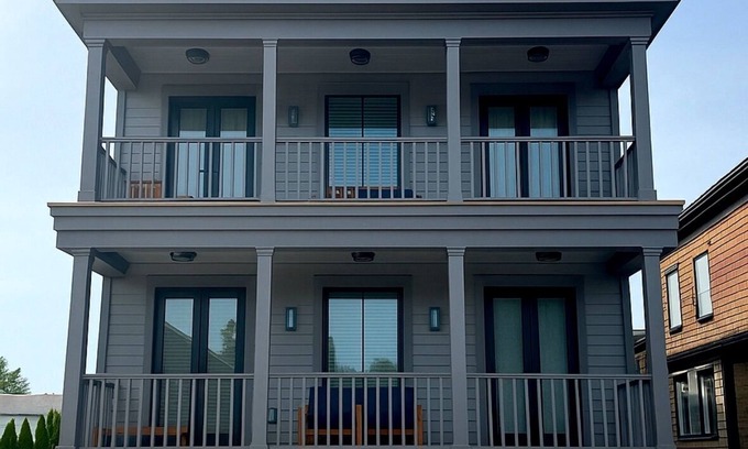 Off Broadway Casa | Brand New Construction! 3 Apartments/5 Bed/ 3 Bath Broadway Neighborhood
