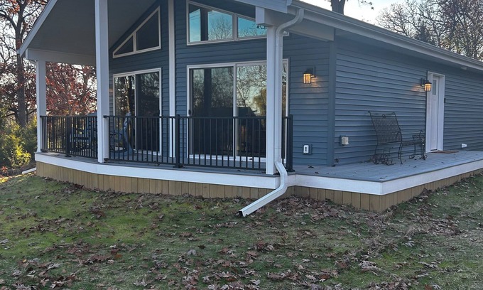 Como Casa | Brand New, Cozy 2-bdrm cottage with 2.5 baths & 3 beds Minutes from Lake Geneva