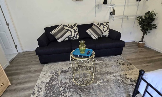 La Presa Apartamento | Brand New Cozy studio with AC and WiFi in amazing Spring Valley