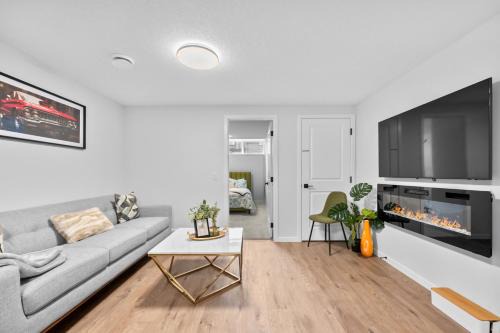 Keith Casa | Brand New Cozy2BR Suite Nr Calgary DT Banff Sleep4