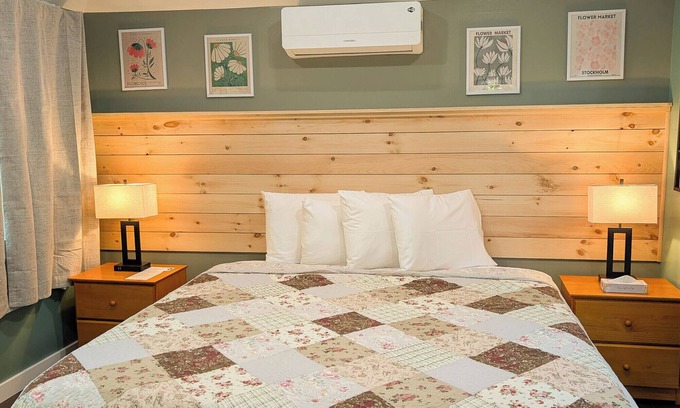 Salsbury Cove Cabina | Brand New Cute Cabin Cabin 12C