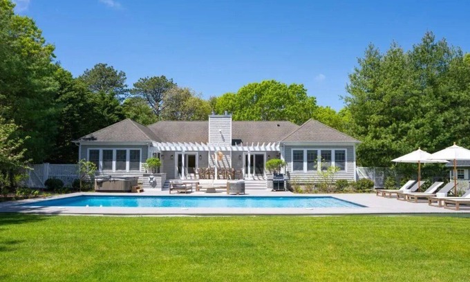 Northwest Harbor Casa | Brand new East Hampton Home with Pool, Tennis, and Hot Tub, Perfect for...