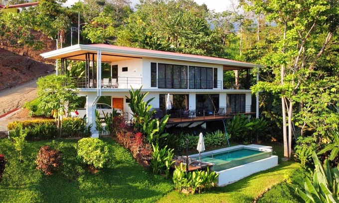 Ojochal Casa | Brand New Entreverde Beach-Mountain house