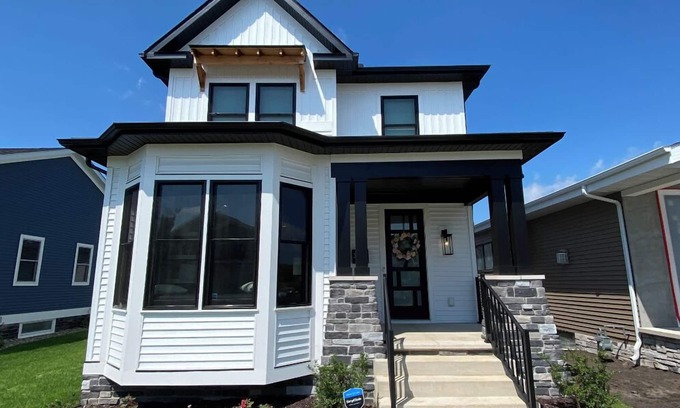South Bend Casa | Brand New Family Friendly Gameday Home! Walk to ND