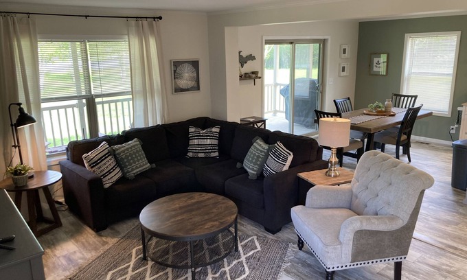 Gladstone Casa | Escanaba River Escape-The Birch Tree Home Modern 3BR Riverfront Retreat