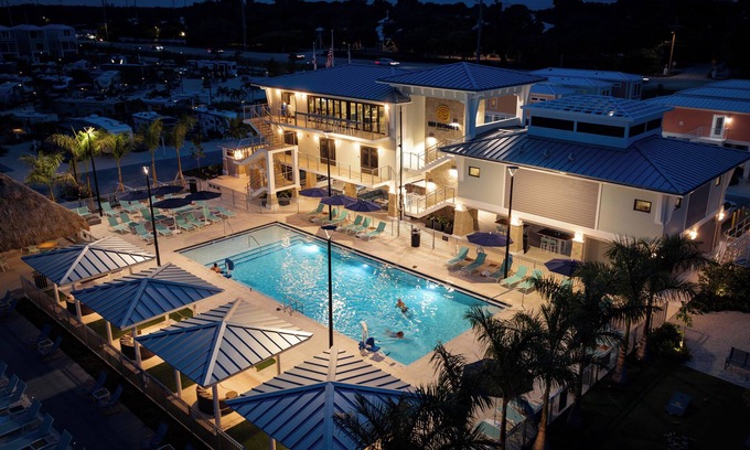 Seabreeze Trailer Park Complejo | Brand New Home, Resort Location, Pet Friendly, Oceanview