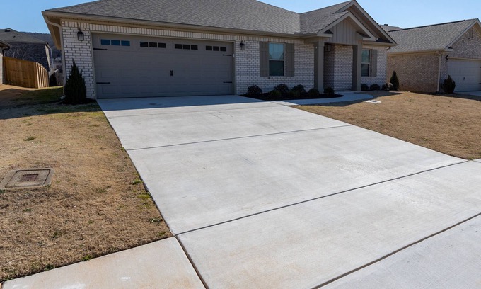 Harvest Casa | BRAND NEW HOUSE...GREAT LOCATION!