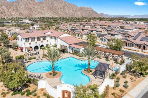 La Quinta Casa | BRAND NEW La Quinta Home in Signature at PGA West