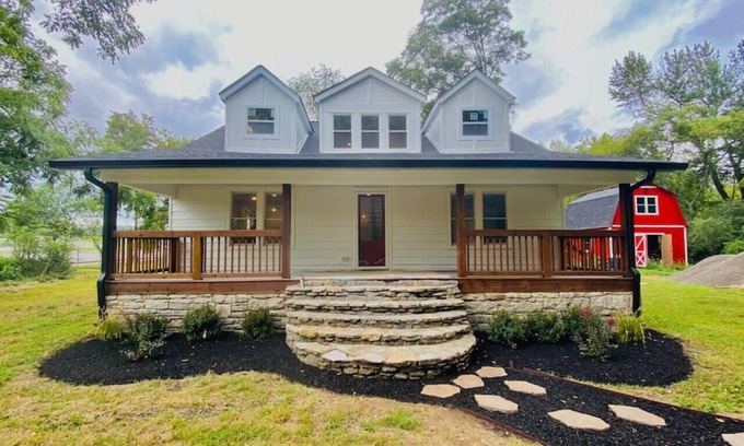 Hendersonville Casa | BRAND NEW LISTING - Northside Cottage