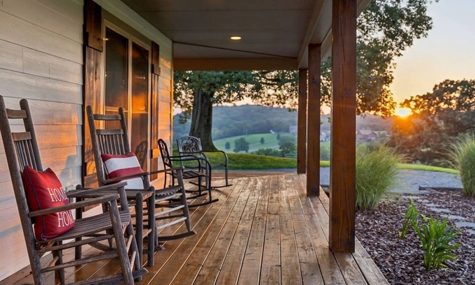Hendersonville Cabina | Brand New listing - Sunset Cabin