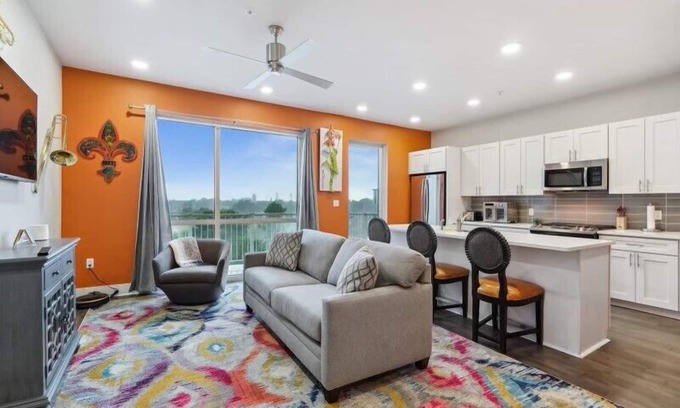 New Orleans Condominio | *BRAND NEW LISTING* Luxury Penthouse w balcony/parking near French Qtr