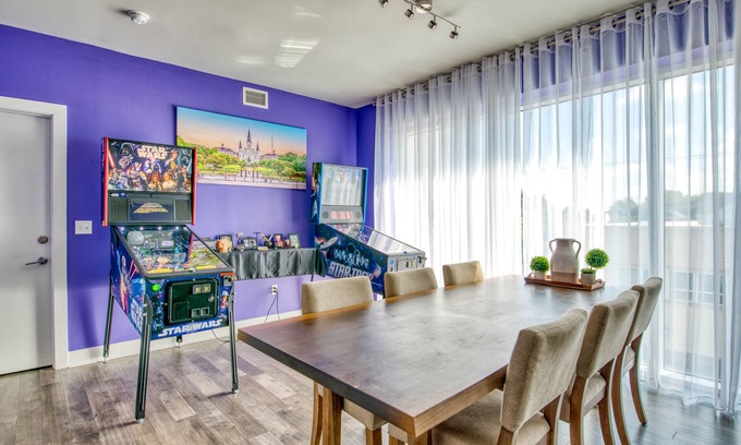 New Orleans Apartamento | *BRAND NEW LISTING* Pinball Penthouse of NOLA Near FrenchQtr-Sleeps 6