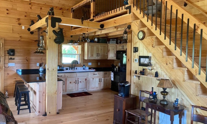 Stuart Cabina | Brand new Log Cabin. Secluded on 62 acres