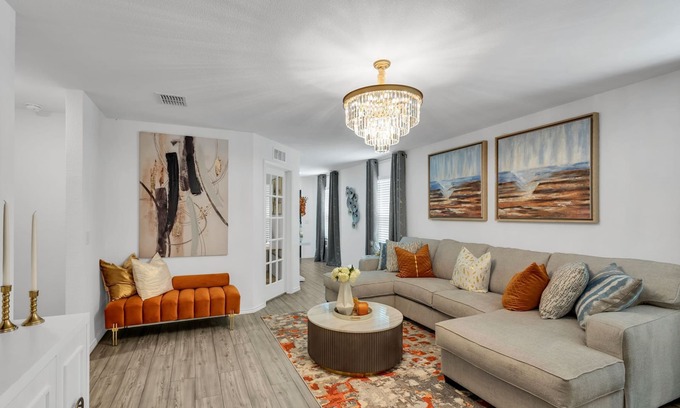 Princeton Casa | Brand new luxurious 4-bedroom house in Princeton with WiFi and AC