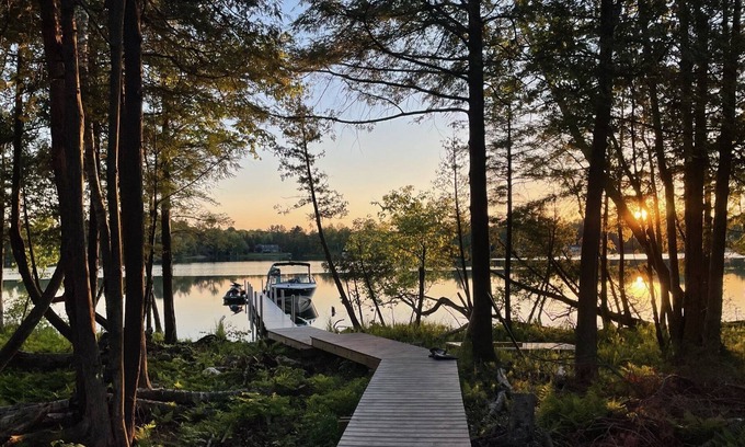 Maple City Cabaña | Brand New Luxury 2 Story Lakefront Cottage