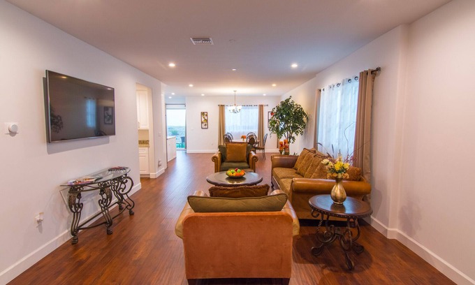North Hills West Casa | Brand New Luxury Home - 2700 SQFT 4 Bedrooms 3 Bathrooms