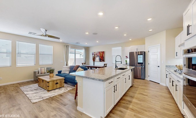 Las Vegas Casa | Brand New Luxury Home For Your Enjoyment