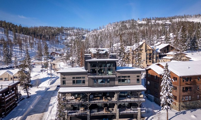 Whitefish Casa | Brand New Luxury Ski Lodge: Stunning Mountain Views, Game Room, *6 King Suites*