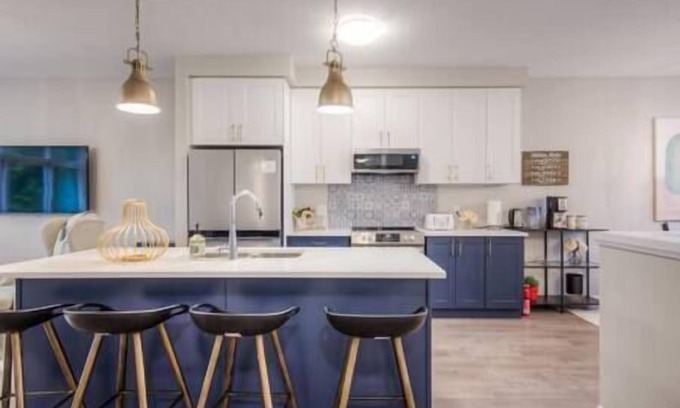 Rosemount Casa | BRAND-NEW LUXURY SUITE in DOON SOUTH, min to 401