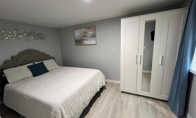 Lake Panasoffkee Casa | Brand New! Modern Guesthouse!