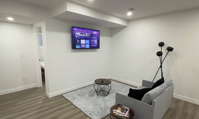 Southeast Calgary Casa | Brand new Modern and Cozy 1-Bedroom Suite!