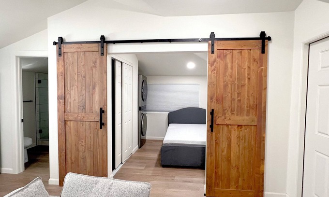 West Los Angeles Casa | Brand new modern guesthouse w/ patio. A minimum stay of 30 nights